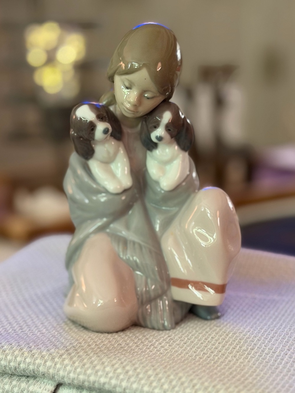 LLADRO “Snuggle Up” Figurine No. 06226 in Original Box. EUC Like New, PRISTINE!
